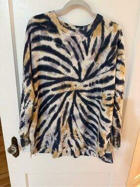 True Craft Tie-Dye Sweatshirt in Black, Lavender and Yellow